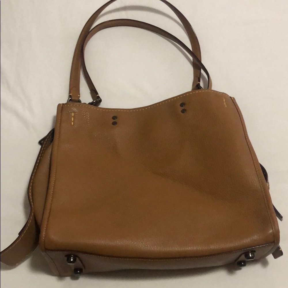 Coach 1941 Rogue